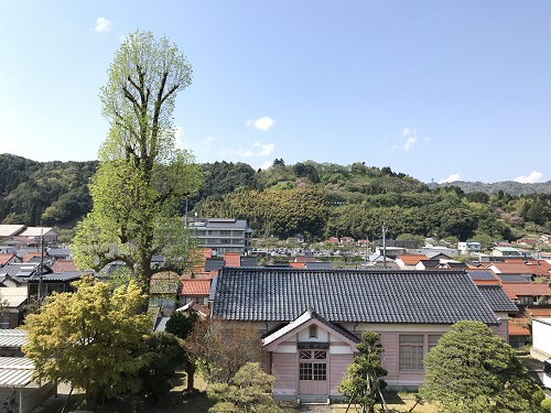 蒼雲館と三刀屋城趾 島根県立三刀屋高等学校